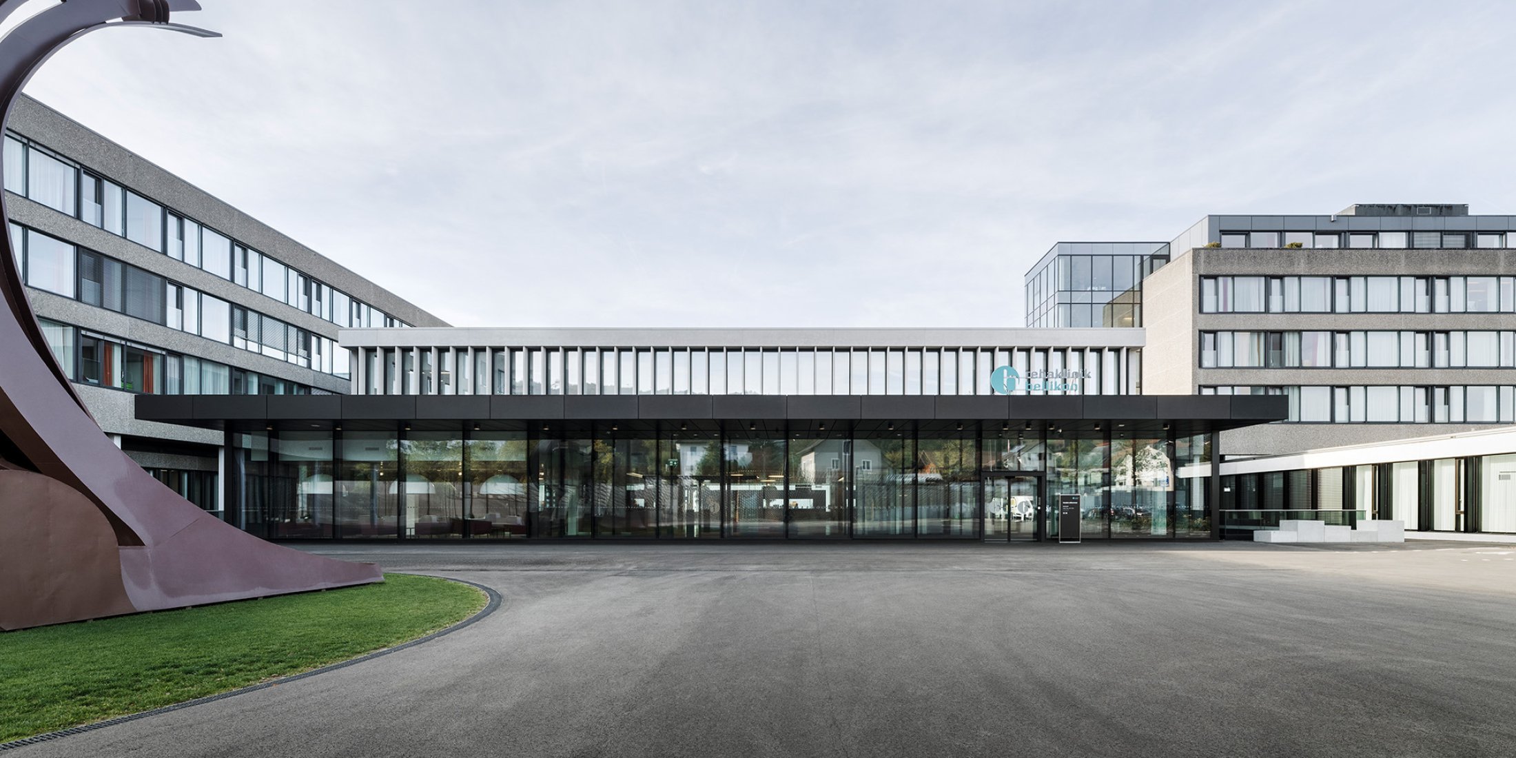 Spital Bellikon, Aussenansicht mit Bogen