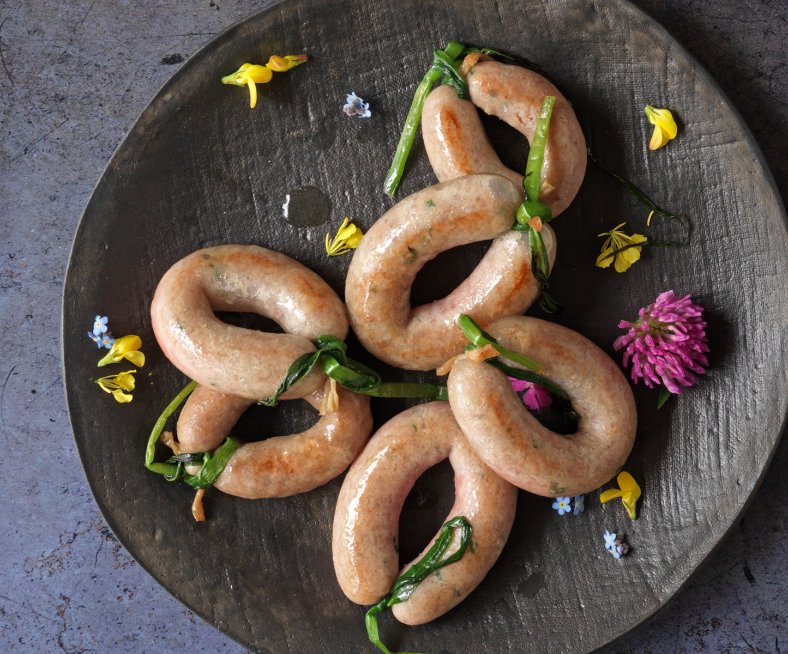 Kaninchenwurst auf Teller